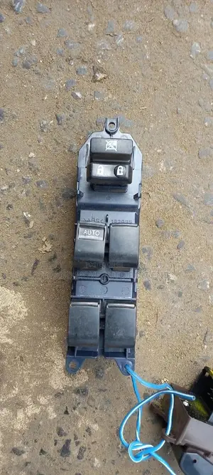 Toyota Corolla 2009-13 Door SWITCH Control Available