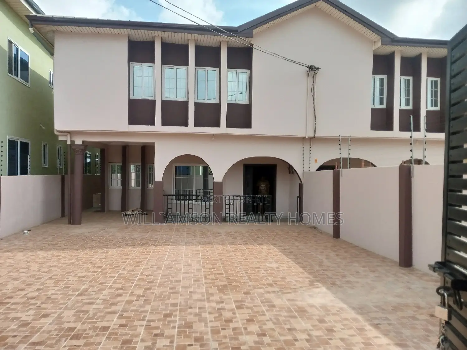 4bdrm Duplex in Hfc Estate, Spintex for rent
