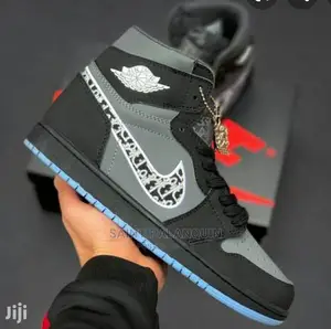 Jordan 1 Dior