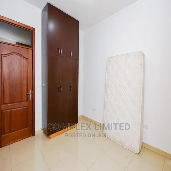 4bdrm Townhouse/Terrace in North Ridge for sale