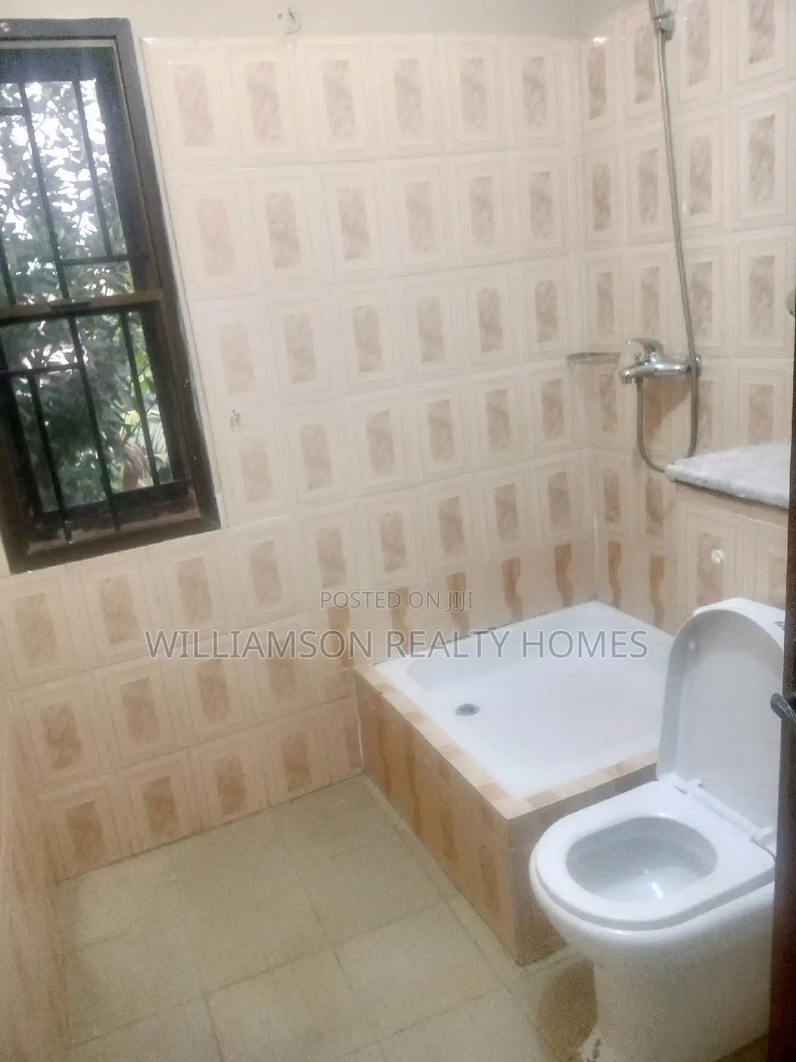 3bdrm House in Hfc Estate, Spintex for rent