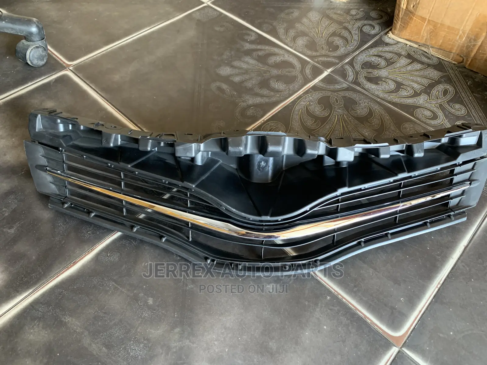Toyota Yaris/Vitz (Hatchback)2012-2014 Grille/Shells