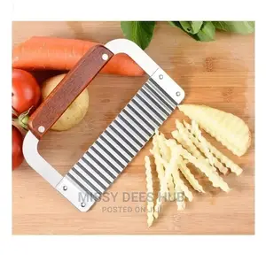 Crinkle Cutter or Wavy Knife
