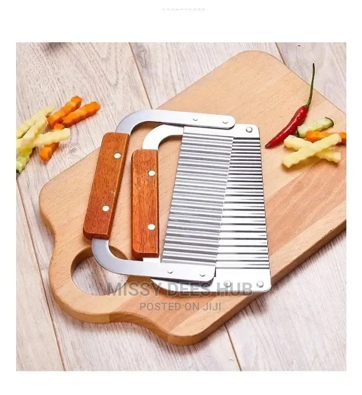 Crinkle Cutter or Wavy Knife