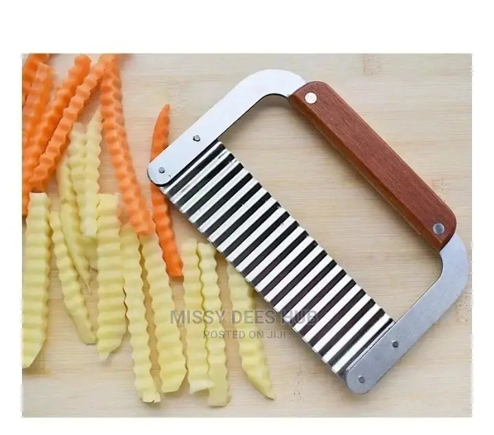 Crinkle Cutter or Wavy Knife