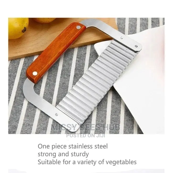 Crinkle Cutter or Wavy Knife