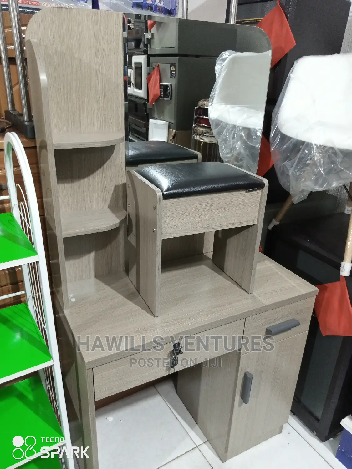 Dressing Mirror Table