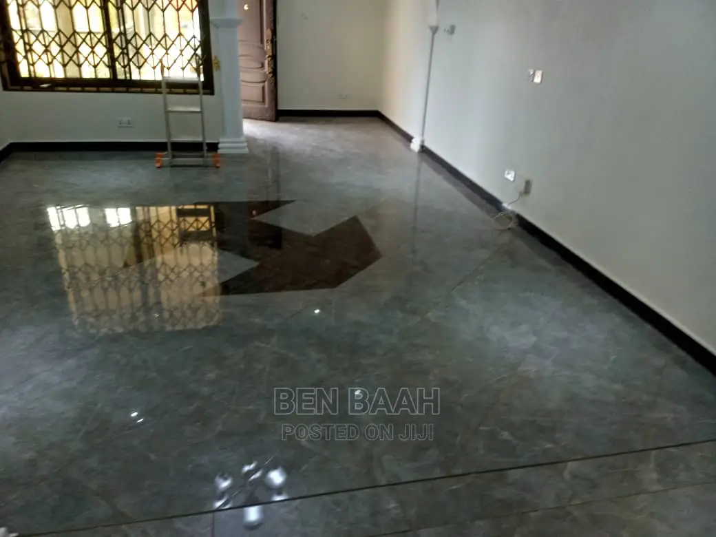 2bdrm Block of Flats in Ben Properties, Ga East Municipal for rent