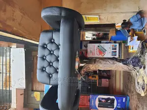 Restaurant/Saloon/Bar/Office/Studio/Counter Chair