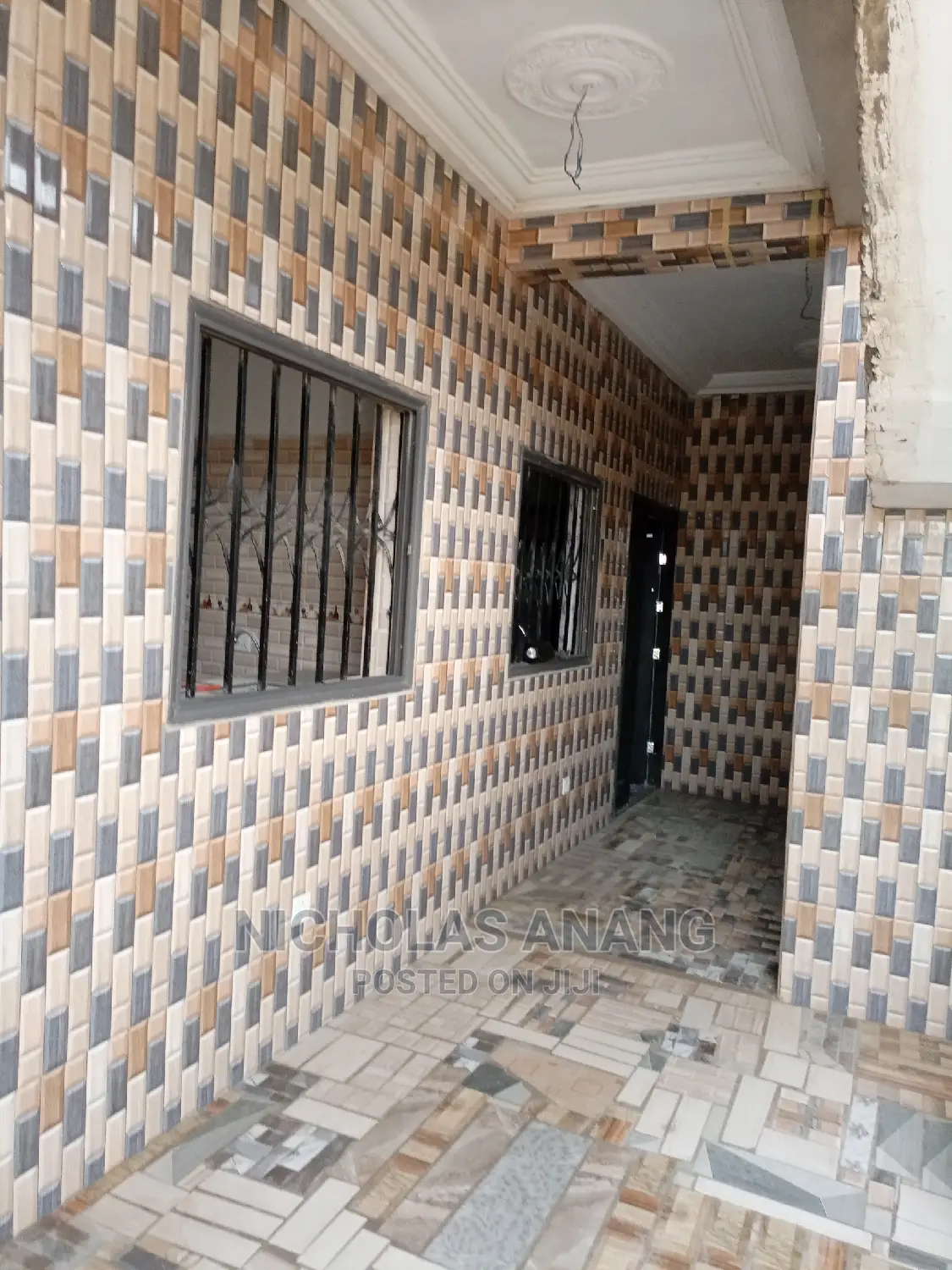 1bdrm House in New Town for Rent