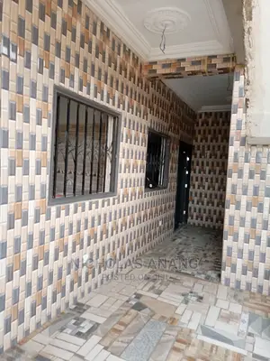 1bdrm House in New Town for Rent