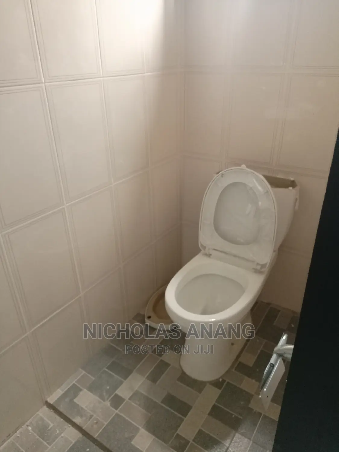 1bdrm House in New Town for Rent