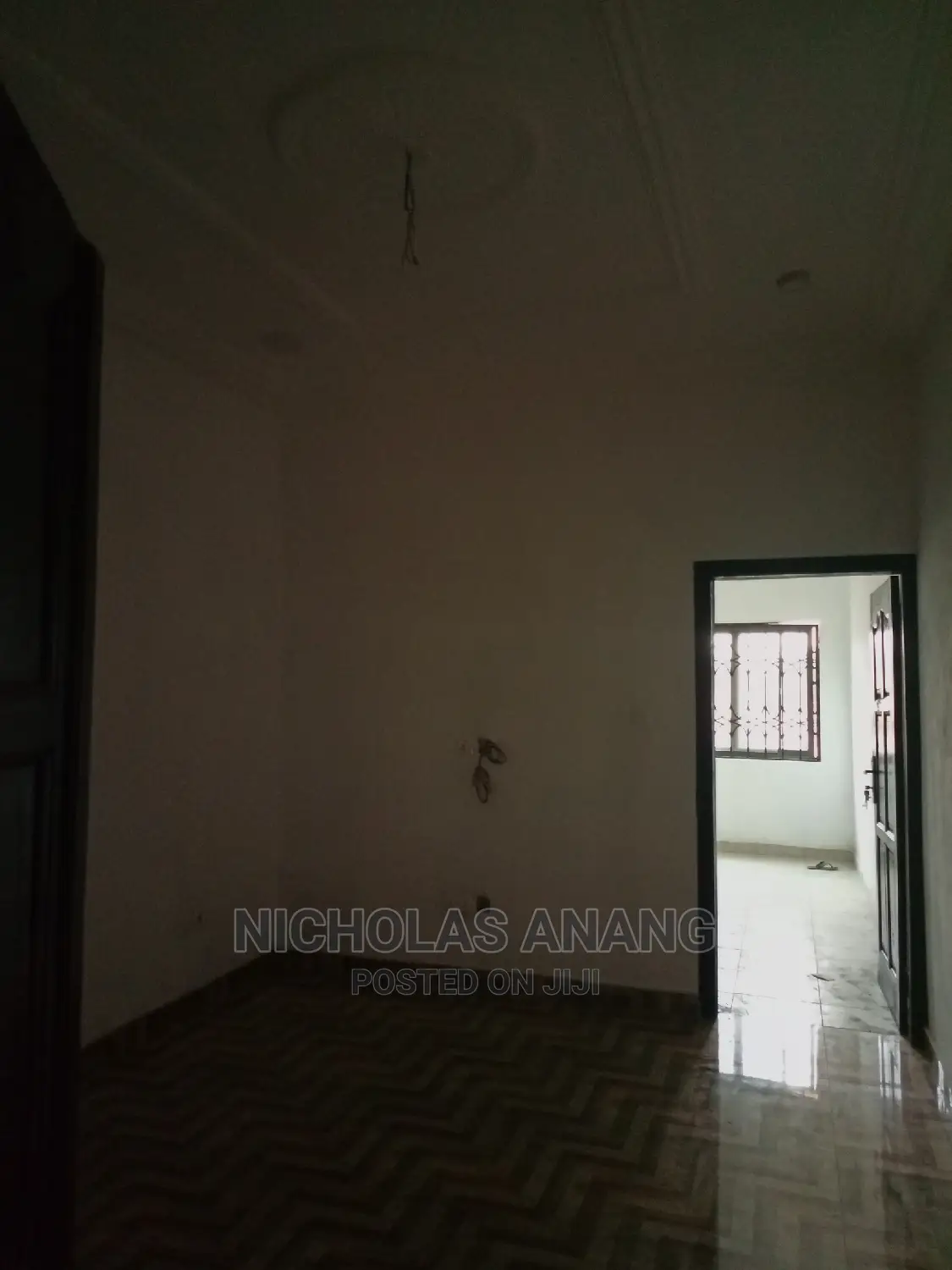 1bdrm House in New Town for Rent