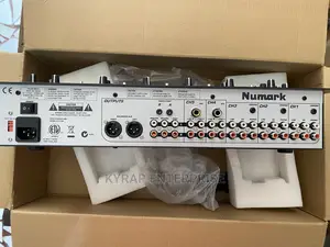 Numark DJ MIXER Cm 200