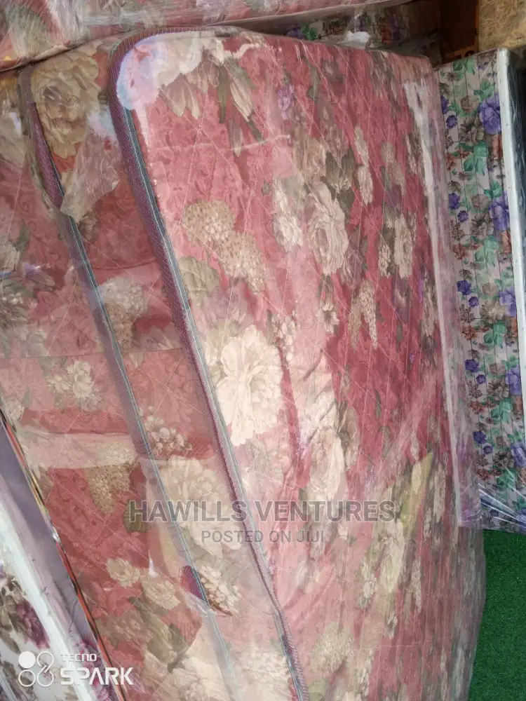 Design Bed With Inbuilt Mattress