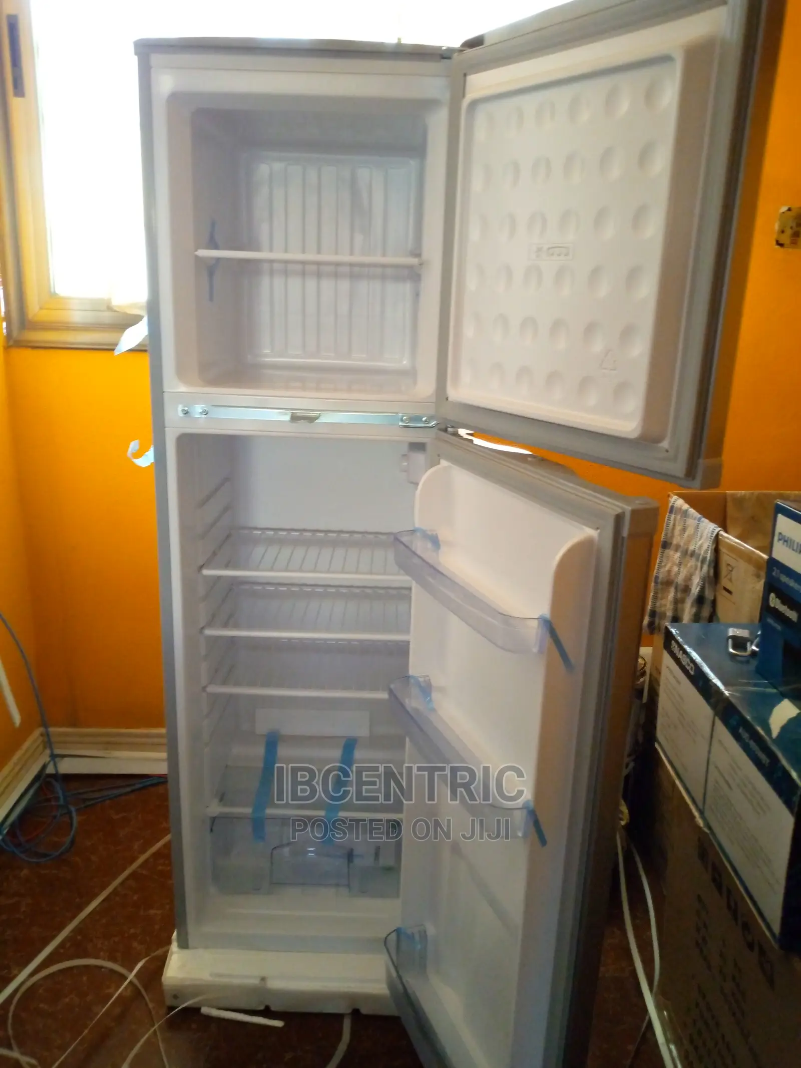 Nasco 200l Top Mount Freezer Double Door Refrigerator