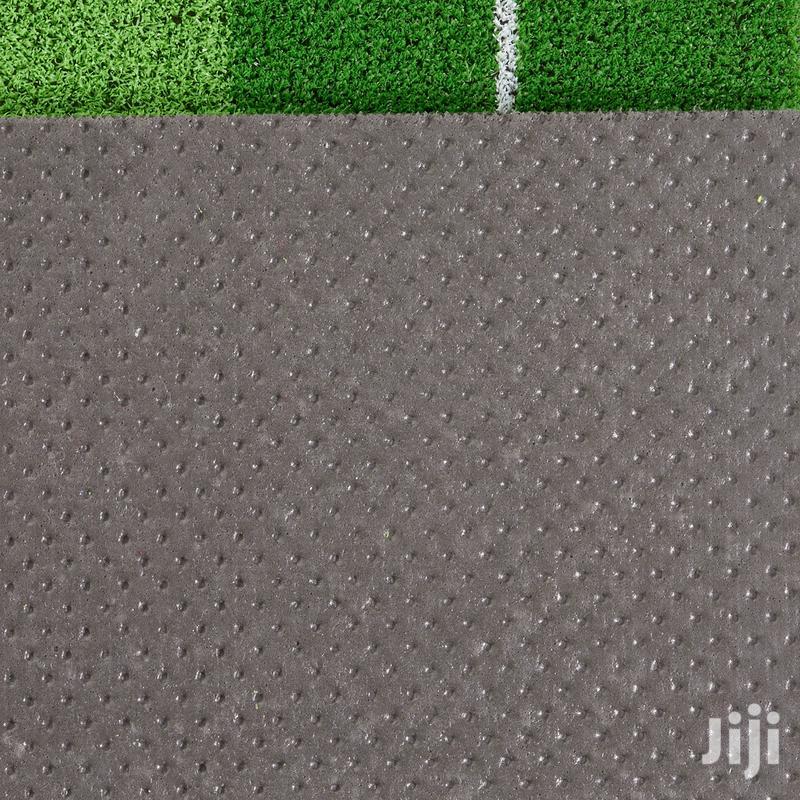 Putting Mat With Ball Return