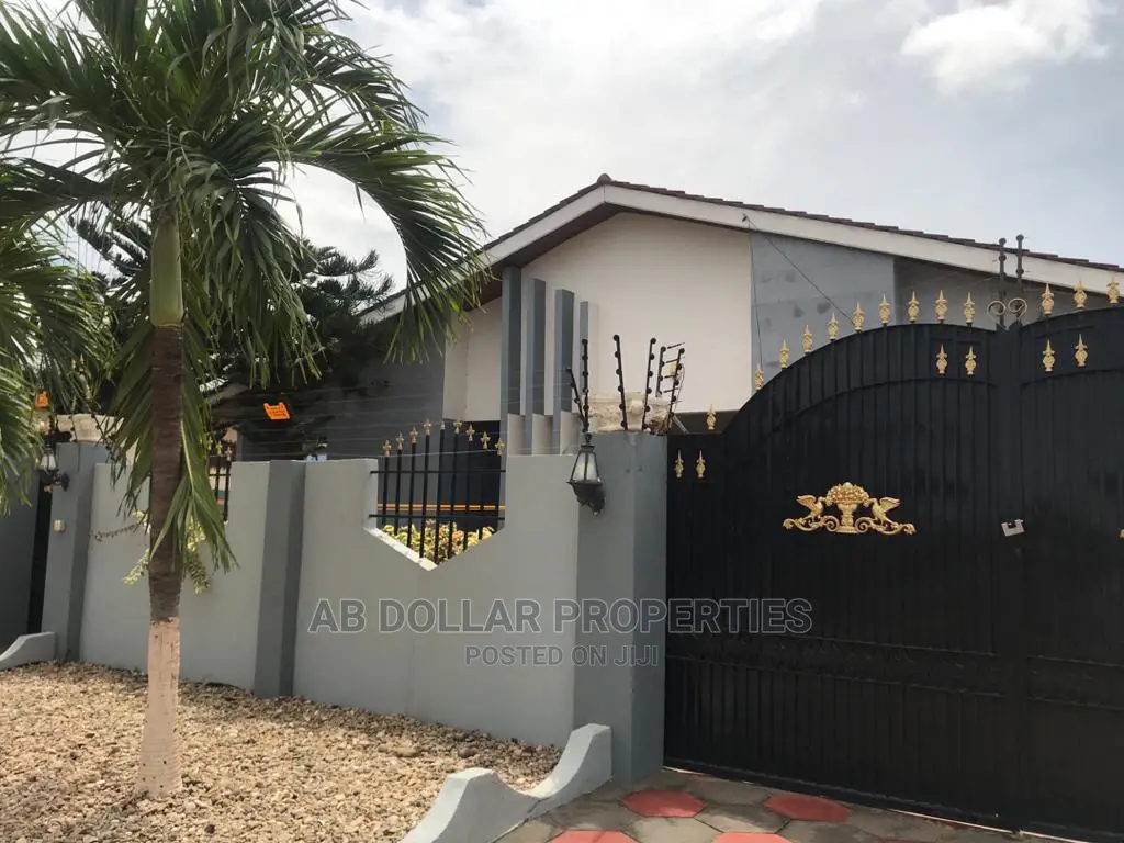 4 Bedrooms House for Rent at Community 18