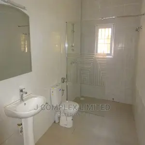 2bdrm Apartment in South La Estate, Estates for rent