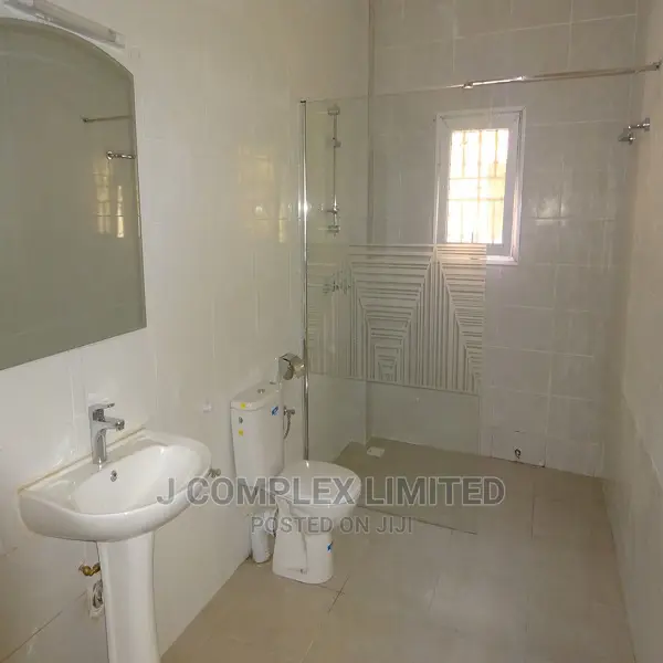 2bdrm Apartment in South La Estate, Estates for rent