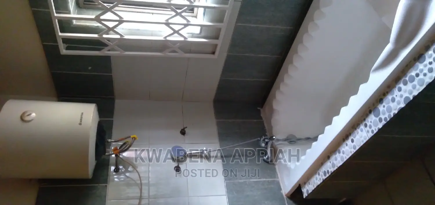 6bdrm House in Mark Estate At, Kumasi Metropolitan for rent