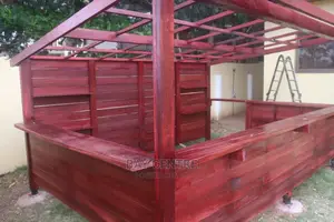 Tiki Pergola Bar