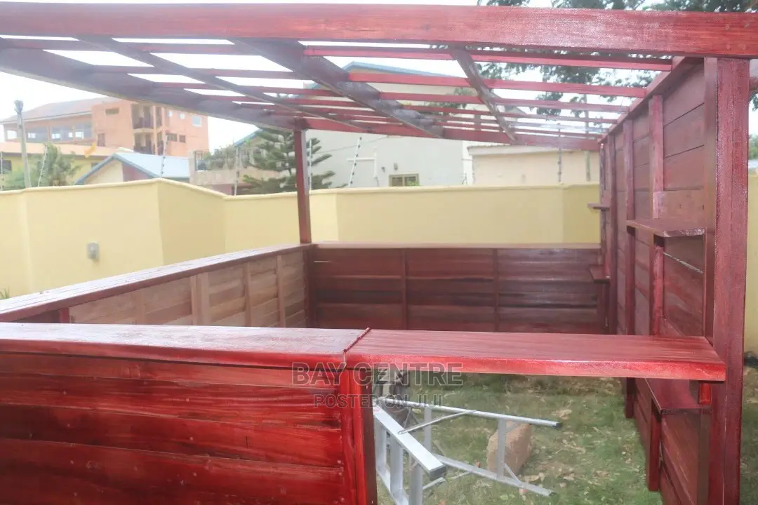 Tiki Pergola Bar