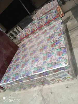 Queen Size Bed Mattress Inbuilt