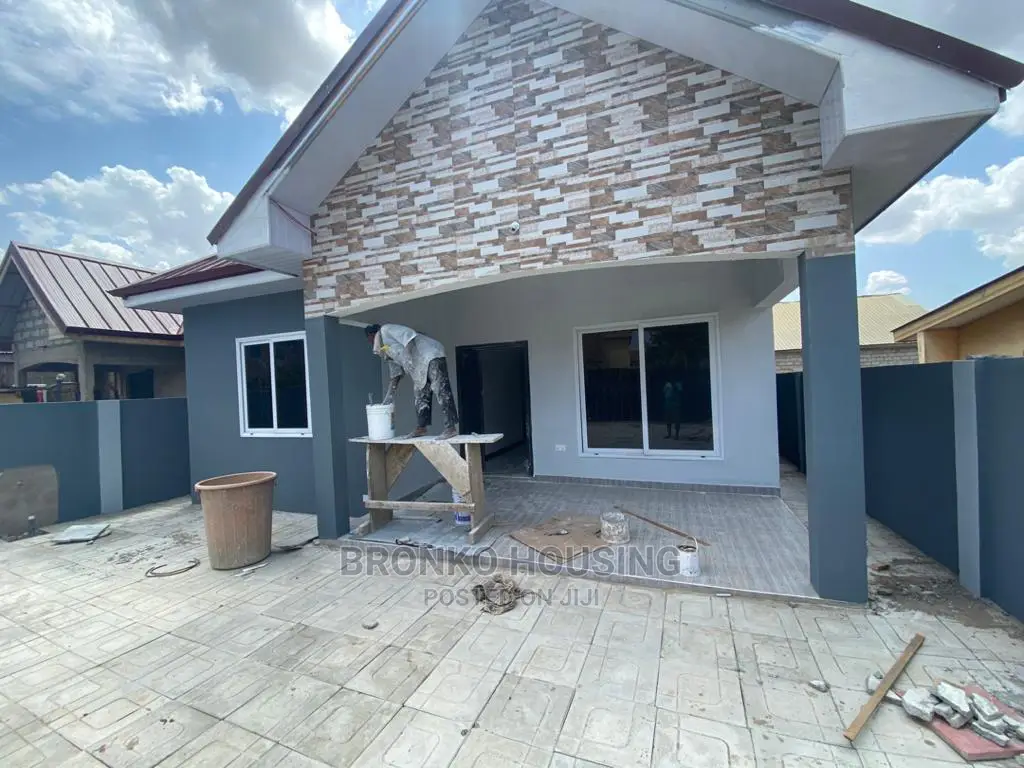 2bdrm House in Bronko Housing, Spintex for sale
