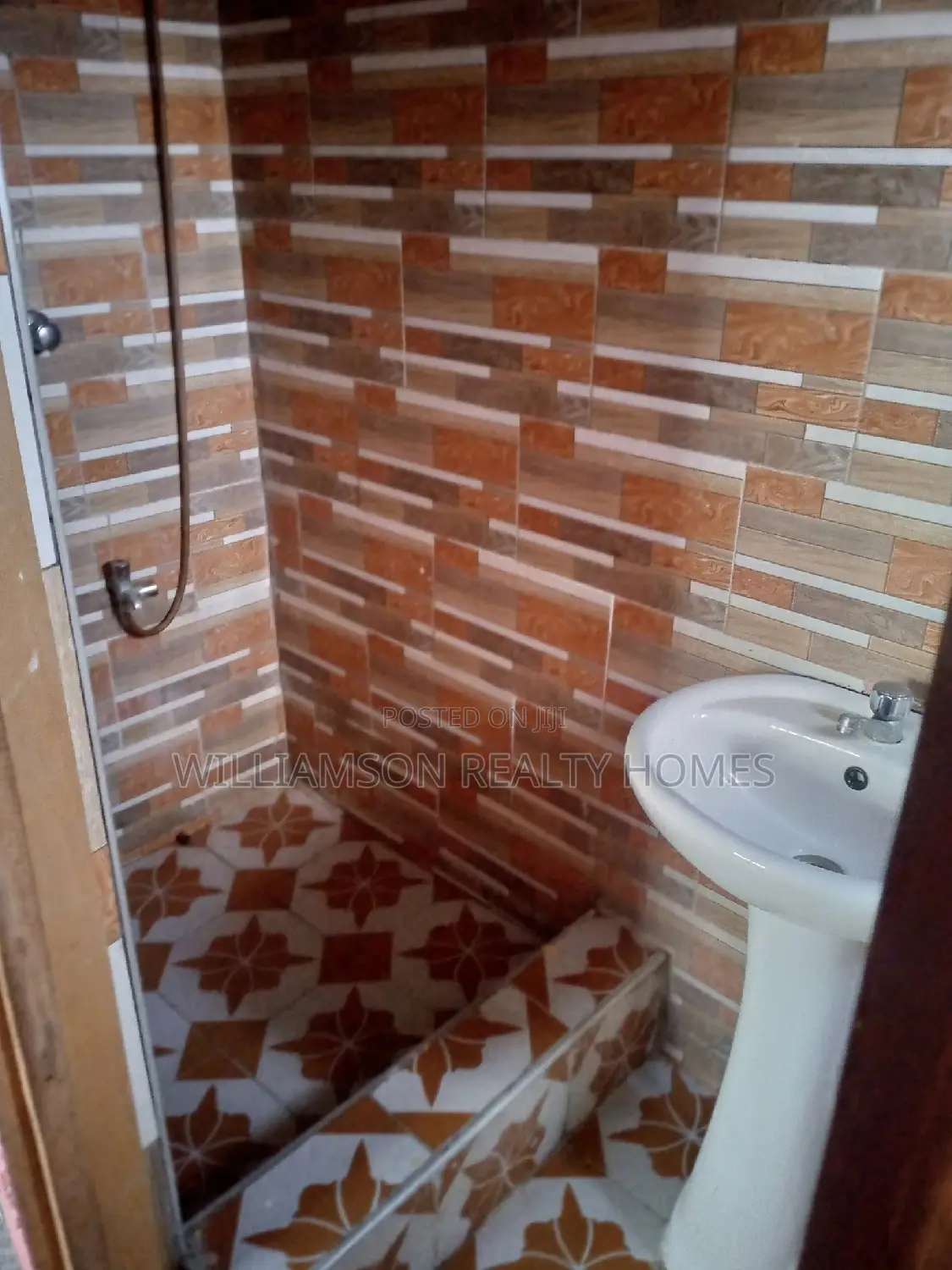 2bdrm Apartment in Community 18, Spintex for rent