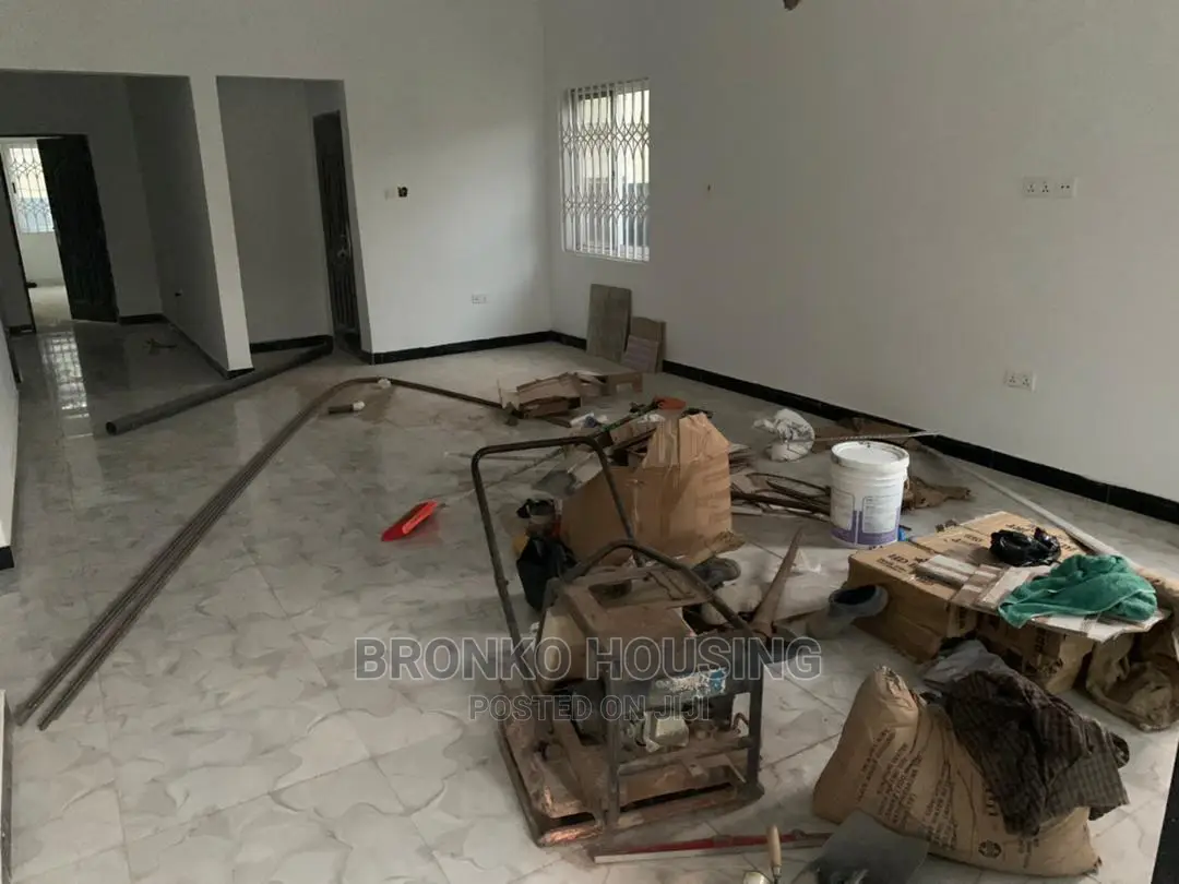 3bdrm House in Bronko Housing, Spintex for rent