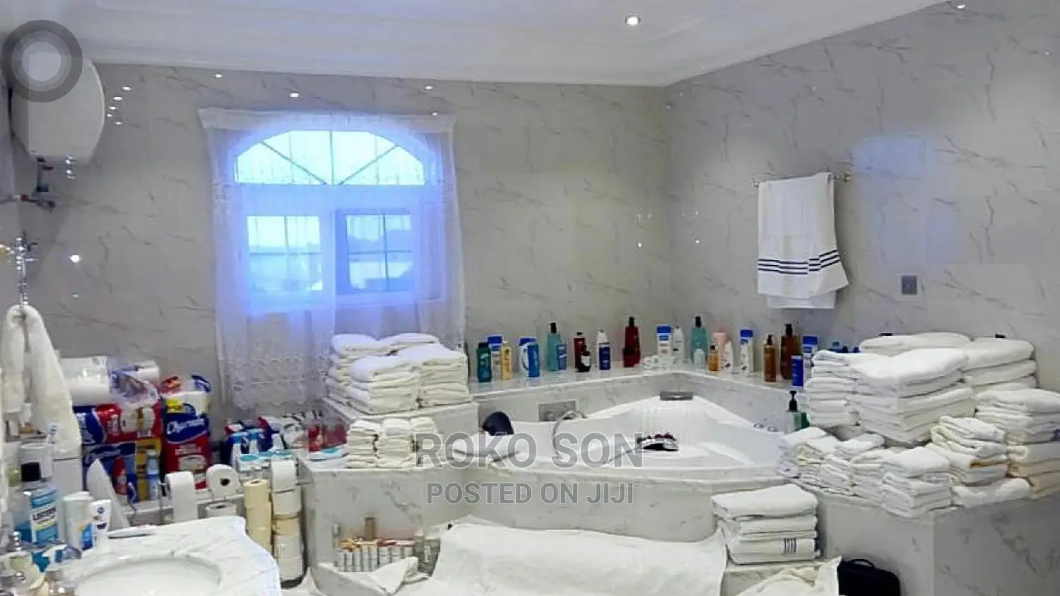 Furnished 5bdrm Mansion in Dr Roko, Airport Residential Area for Sale