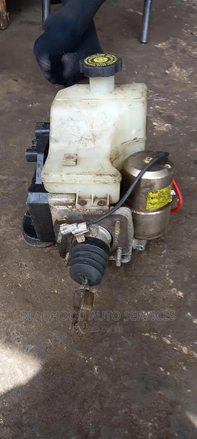 Land Cruiser Prado, Pajero Electronic Brake Port in Stock