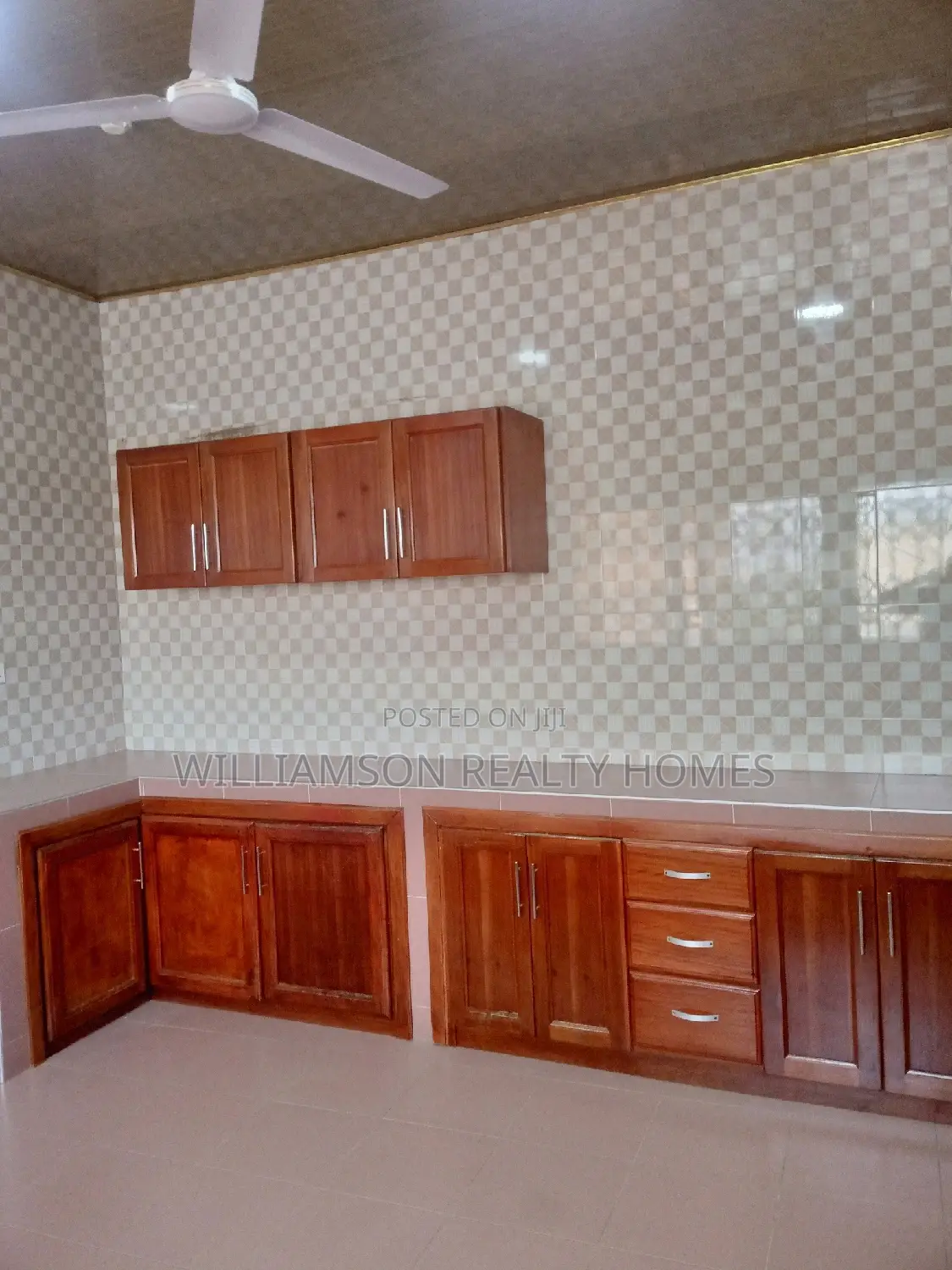 3bdrm Apartment in Community 18, Spintex for rent