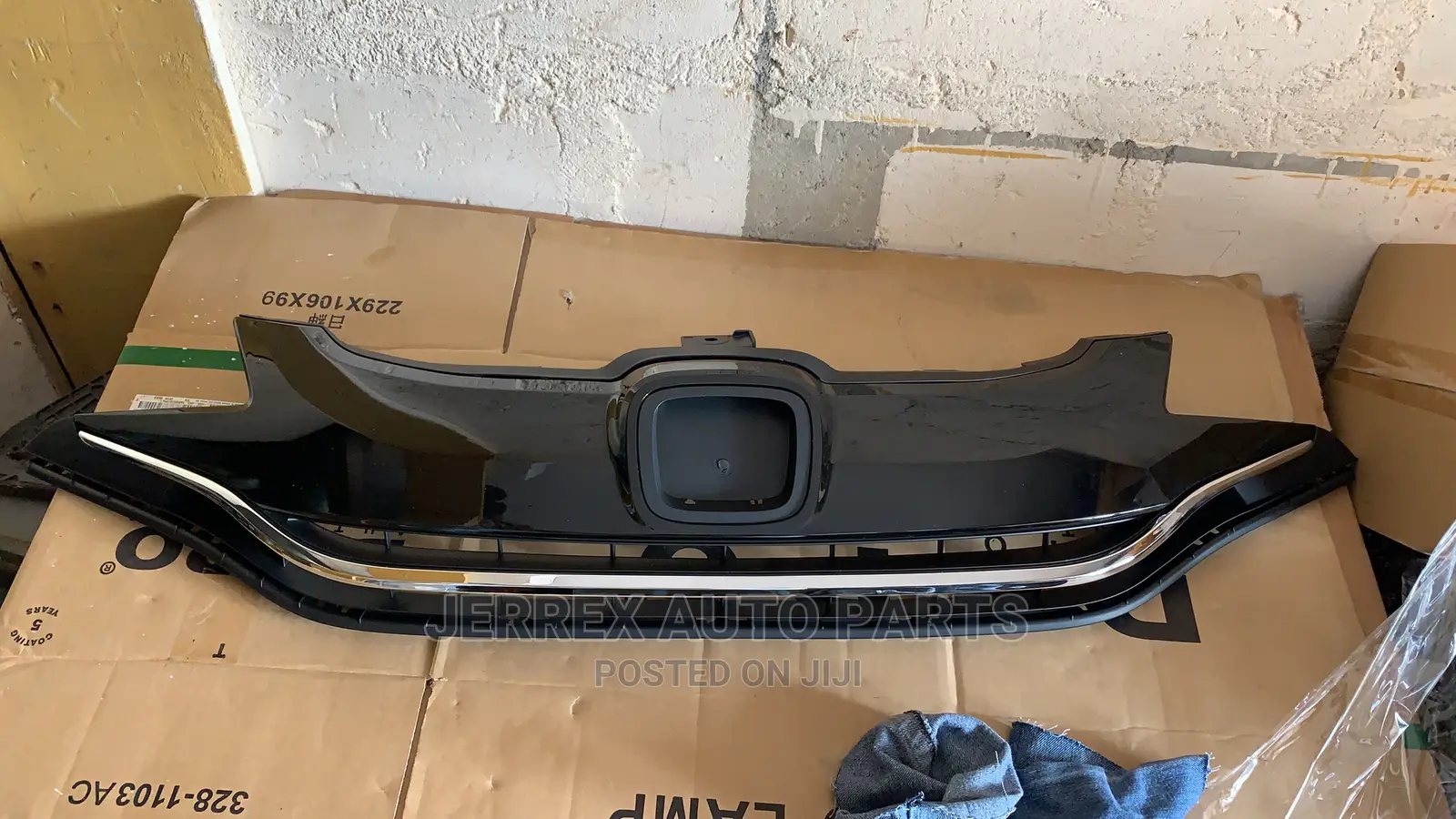 Honda Fit 2015-2020 Front Grille/Shells