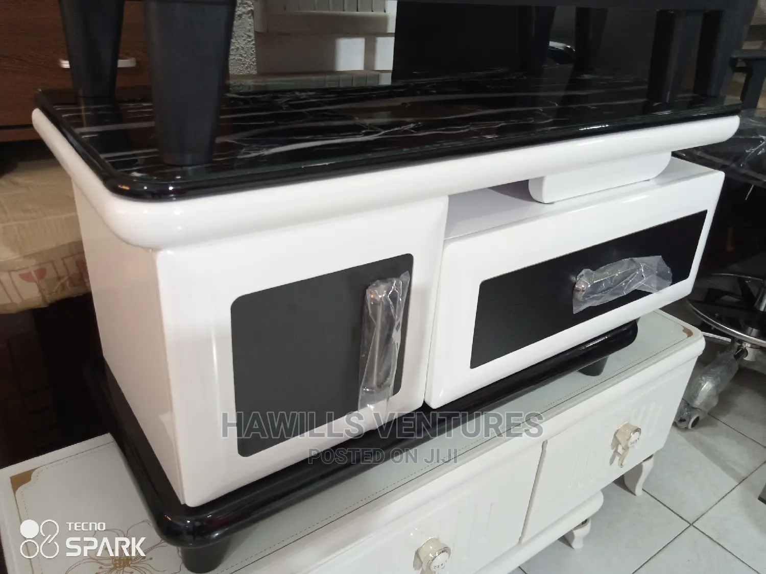 Glass Top Stand for Tv