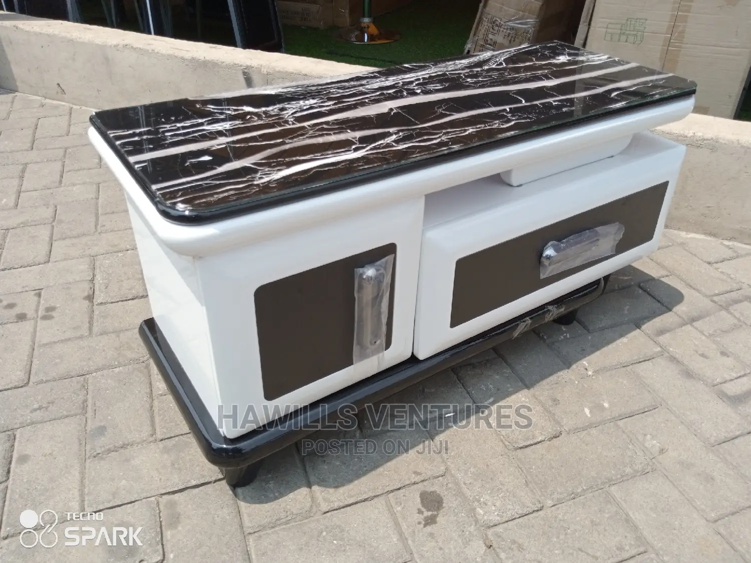 Shelf Conner Tv Stand