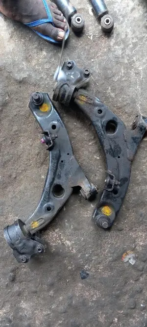 Mazda Cx 7 Front Lower Arm Pair Available