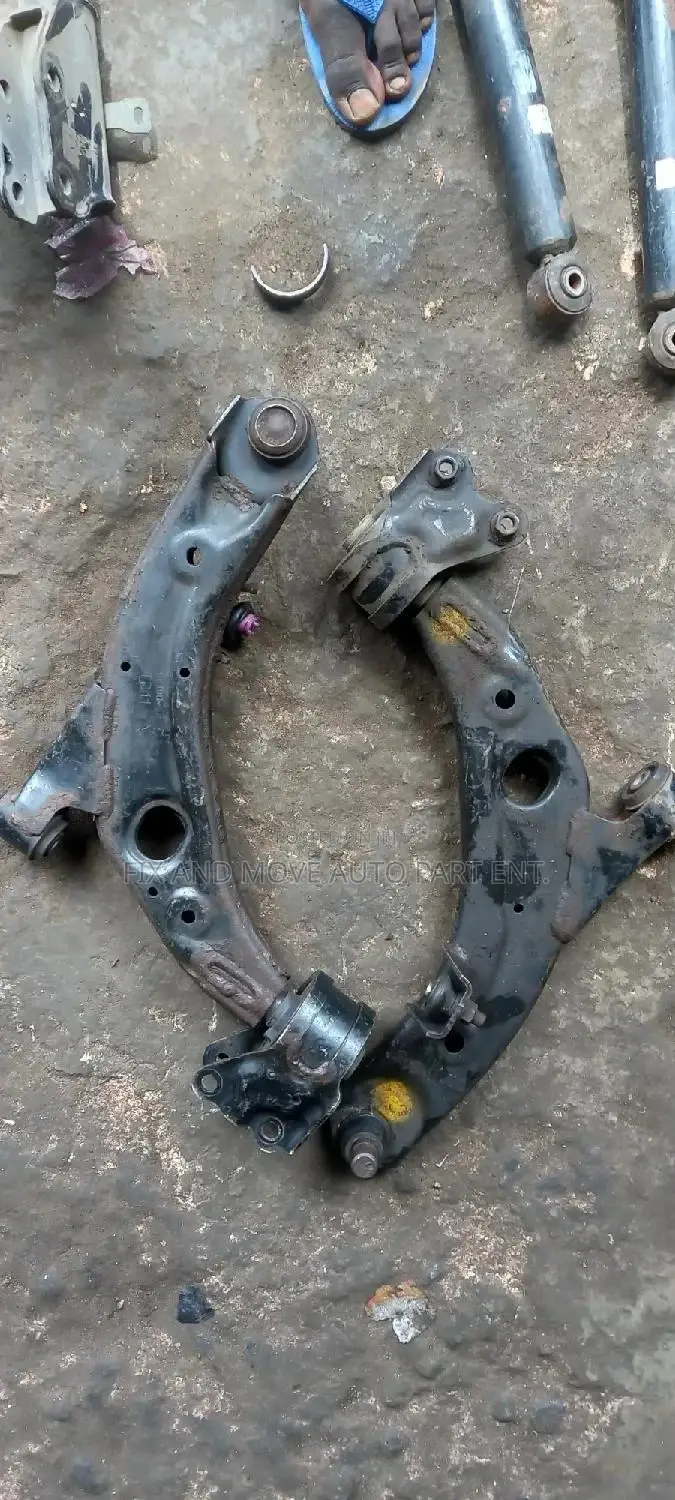 LOWER ARM Home Used Pair for All Cars in Stock