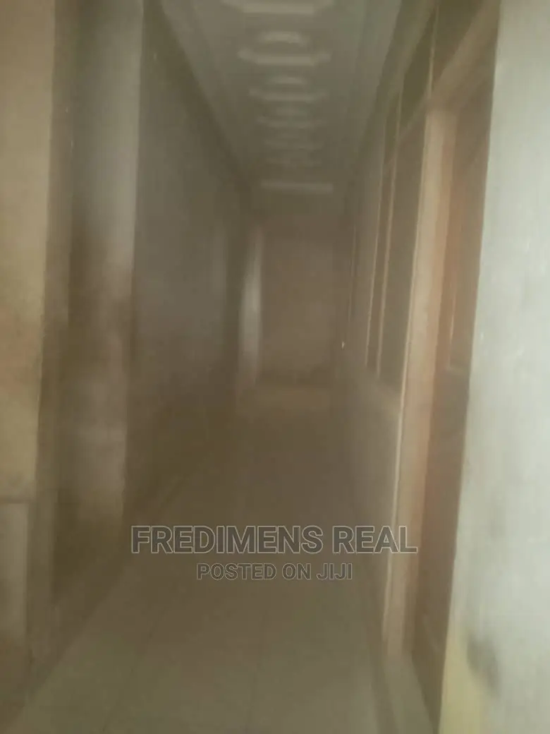 8bdrm House in Fredimens Real, Kumasi Metropolitan for sale