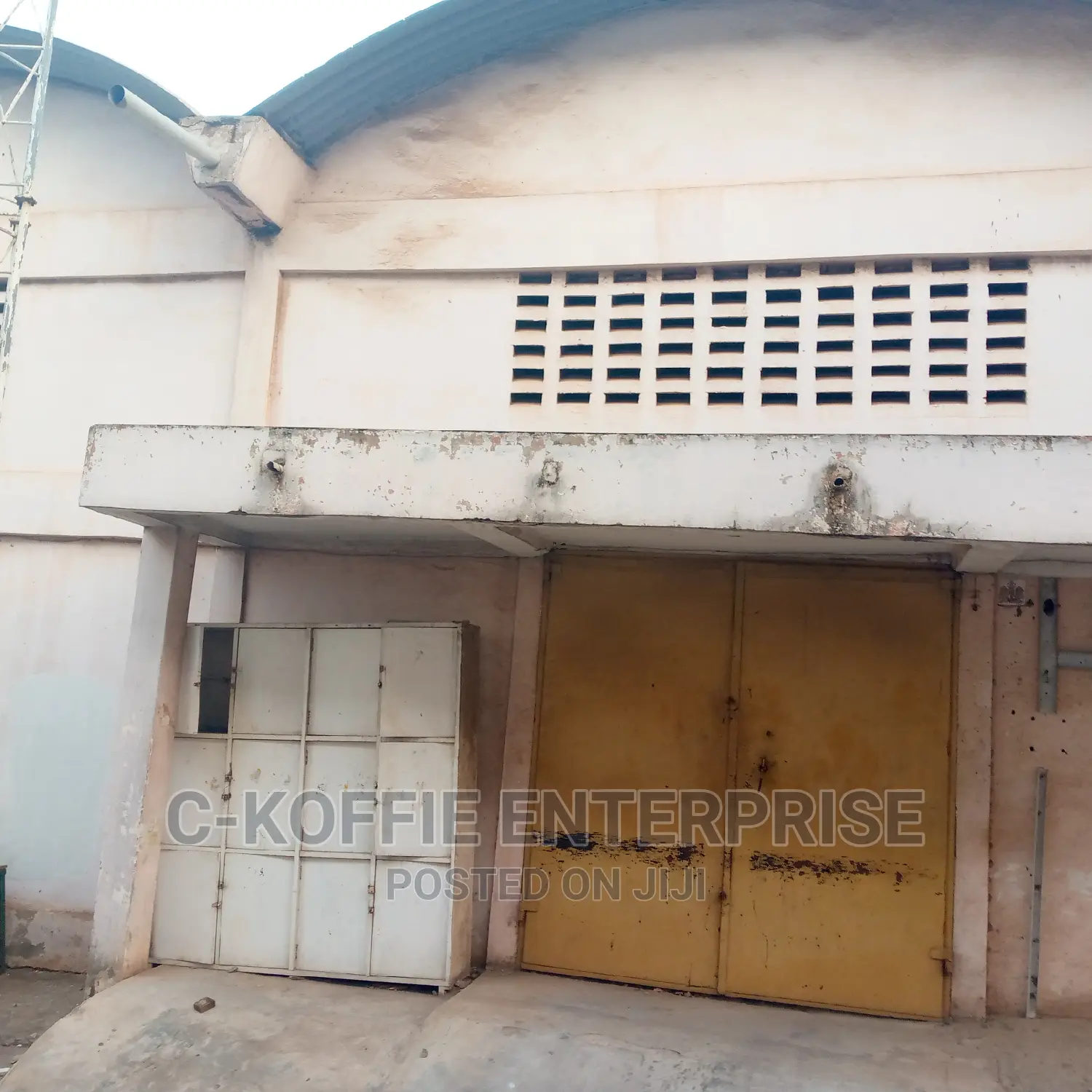 400sqm Warehouse 4 Rent at Abeka NIA