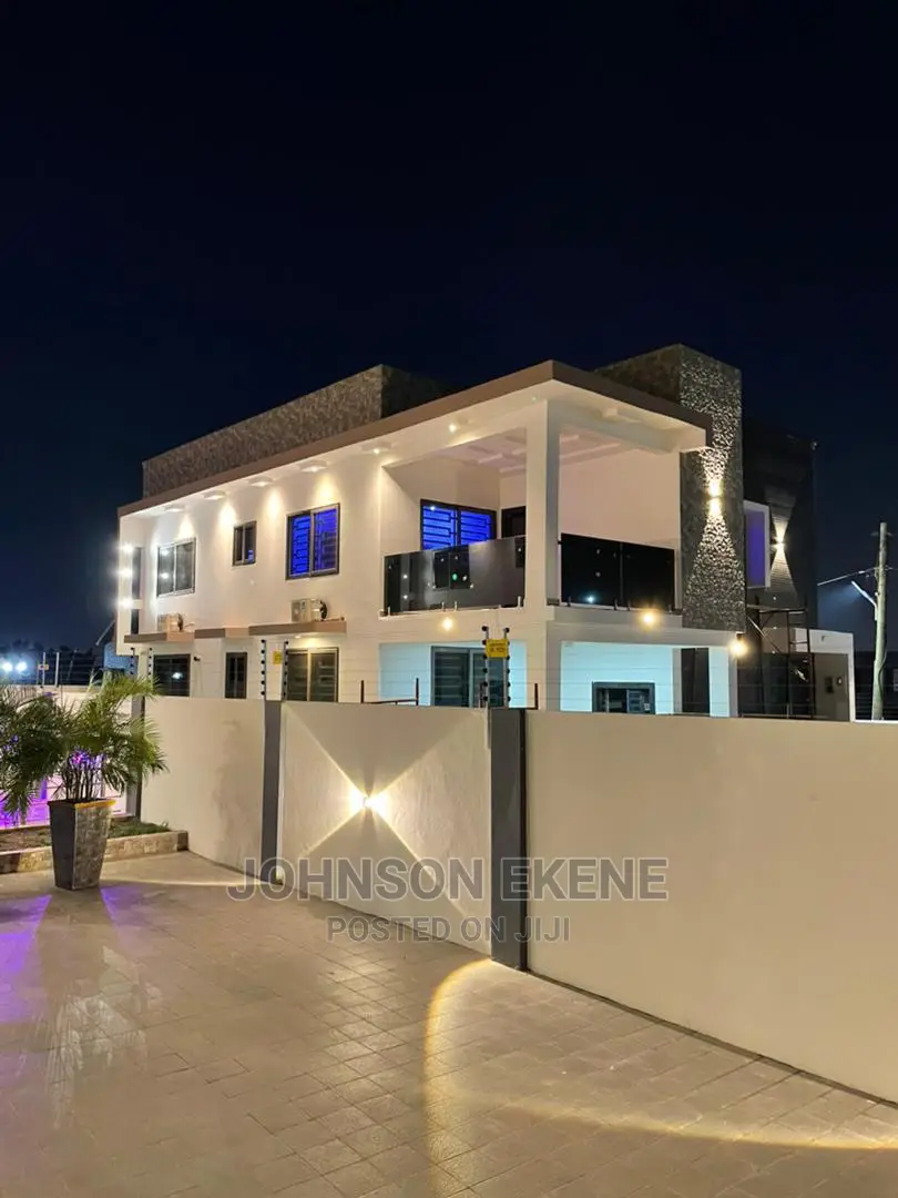 4bdrm Duplex in East Legon for Sale