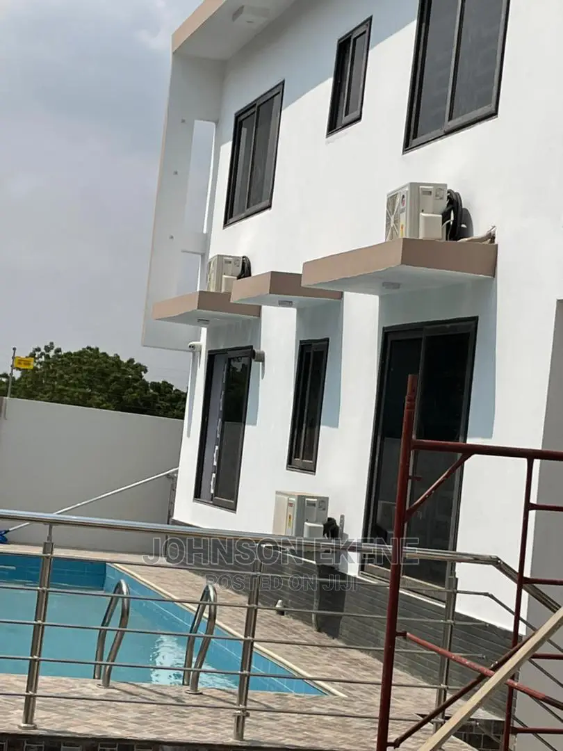 4bdrm Duplex in East Legon for Sale