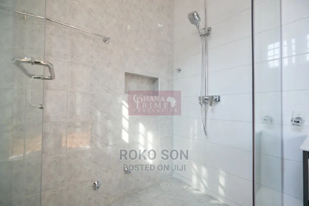 4bdrm Duplex in Dr Roko, American House for Rent