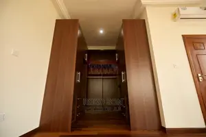 4bdrm Duplex in Dr Roko, American House for Rent