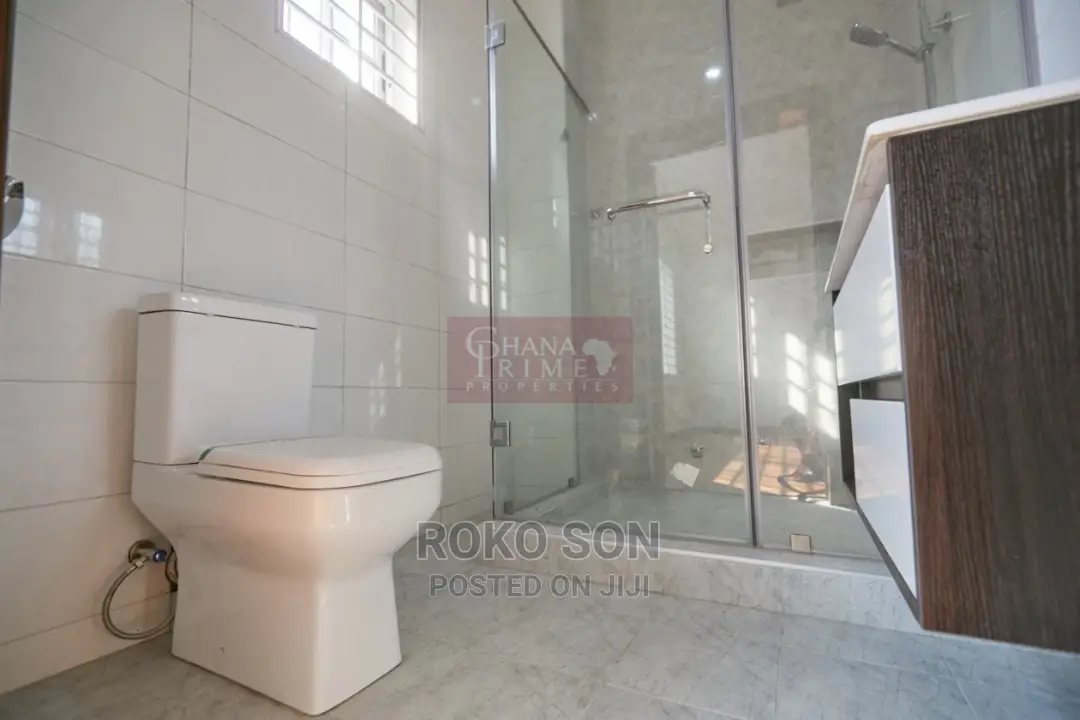 4bdrm Duplex in Dr Roko, American House for Rent