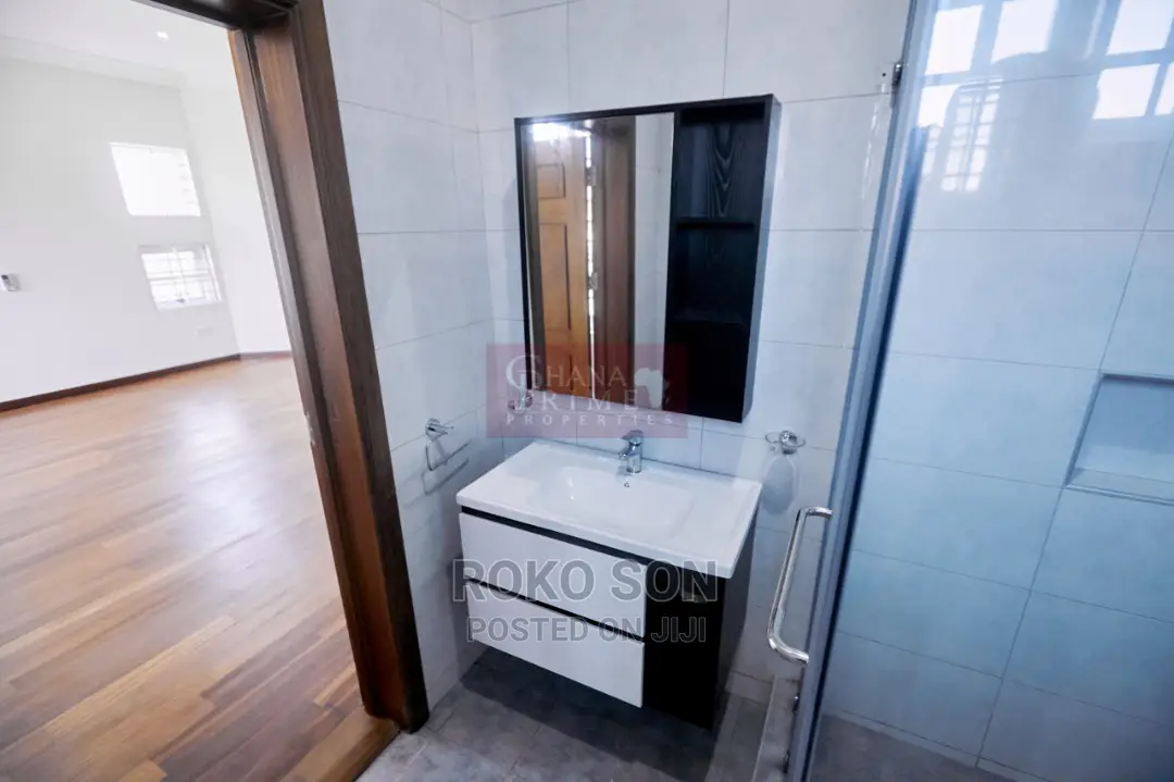 4bdrm Duplex in Dr Roko, American House for Rent