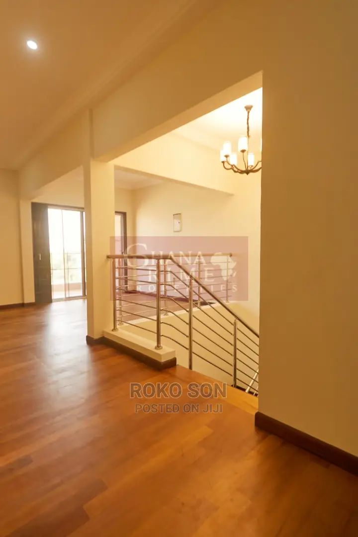 4bdrm Duplex in Dr Roko, American House for Rent