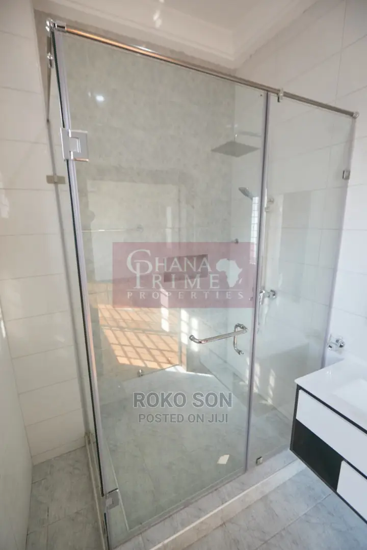 4bdrm Duplex in Dr Roko, American House for Rent
