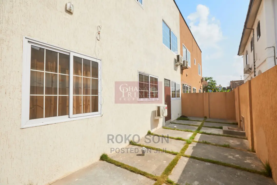 4bdrm Duplex in Dr Roko, American House for Rent